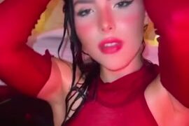 Andrea Botez nude bathing video is hot viral!!!