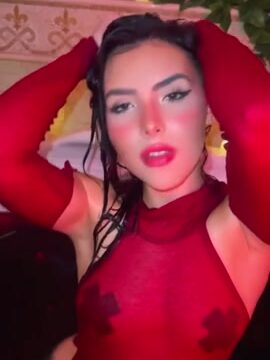 Andrea Botez nude bathing video is hot viral!!!
