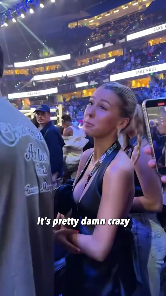 Hailey Welch aka Haliey Welch showing off her big tits!!!