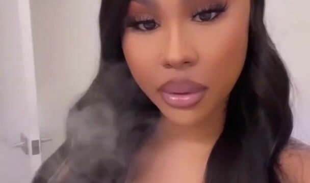 Ari Fletcher nude showing off her big boobs!!!