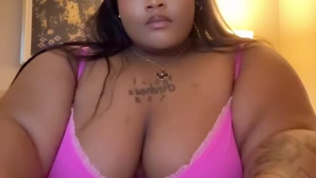 Rapper Dank Demoss viral video shows off her big breasts!!!