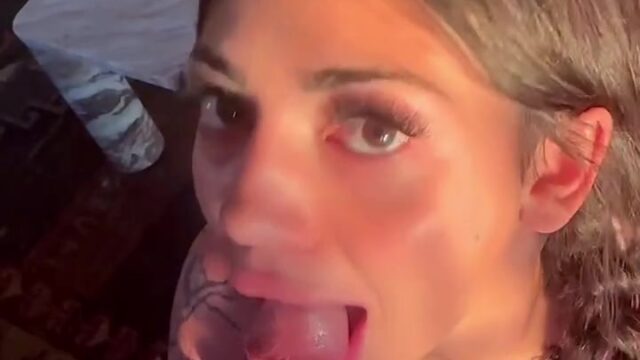 Aliyah Marie / Itsaliyahmarie suck cock and swallow sperm!!!