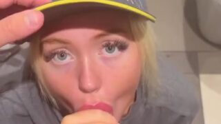 Belle Olivia – McDonald’s Employee Have Sex In The Toilet
