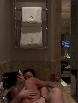 Lexi Cayla Aka Lexicgoldberg Lesbian Sex In Bathtub